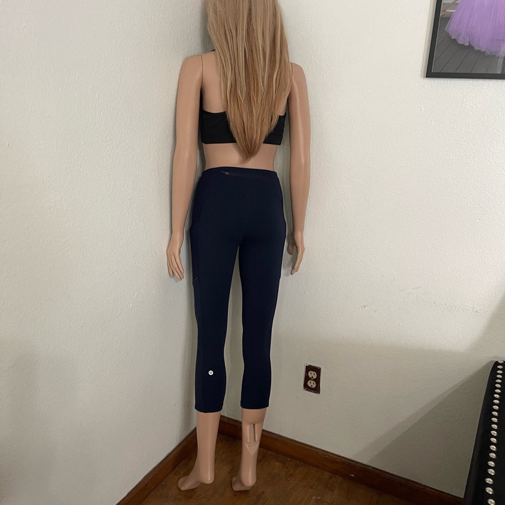 Lululemon Speed Up Crop * 21" True Navy (First Release) -Size 4 Good Condition - Picture 12 of 16